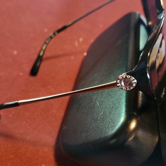 Coach sunglasses - Picture 3 of 5